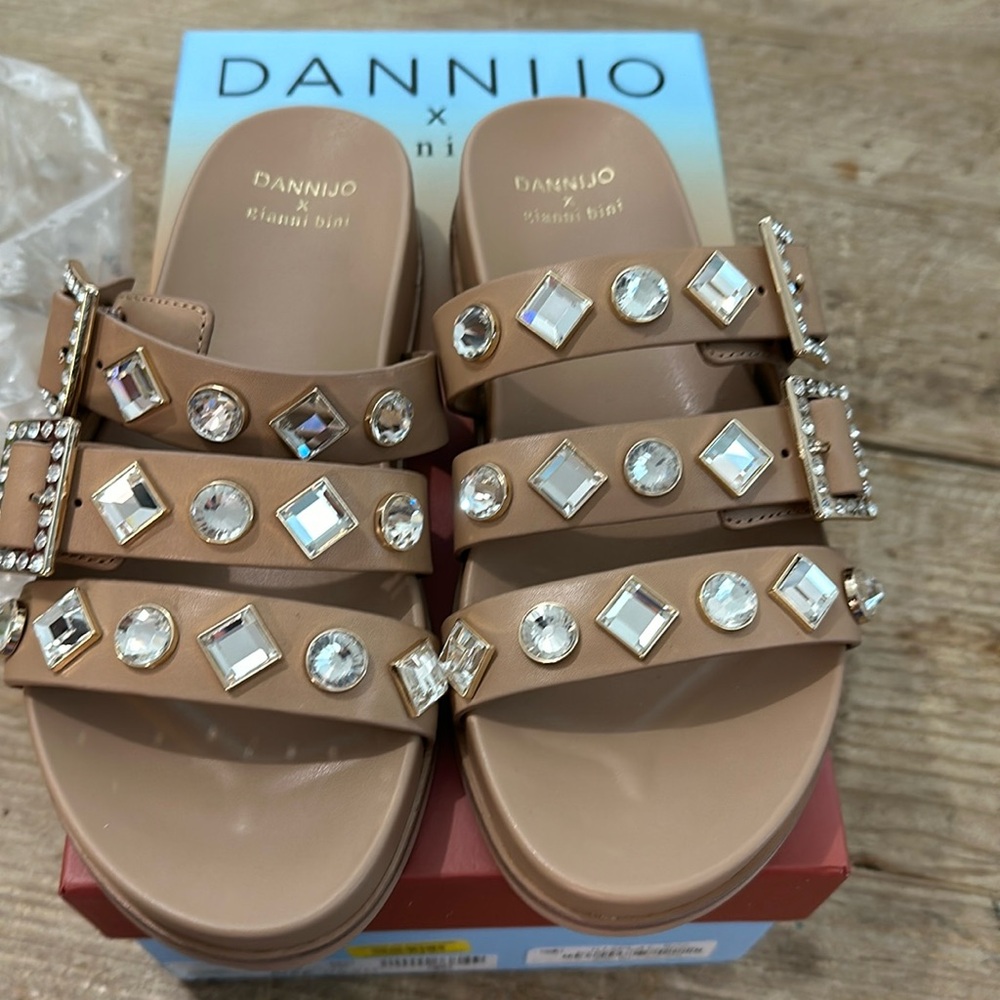 NWT and box Gianni bini slides